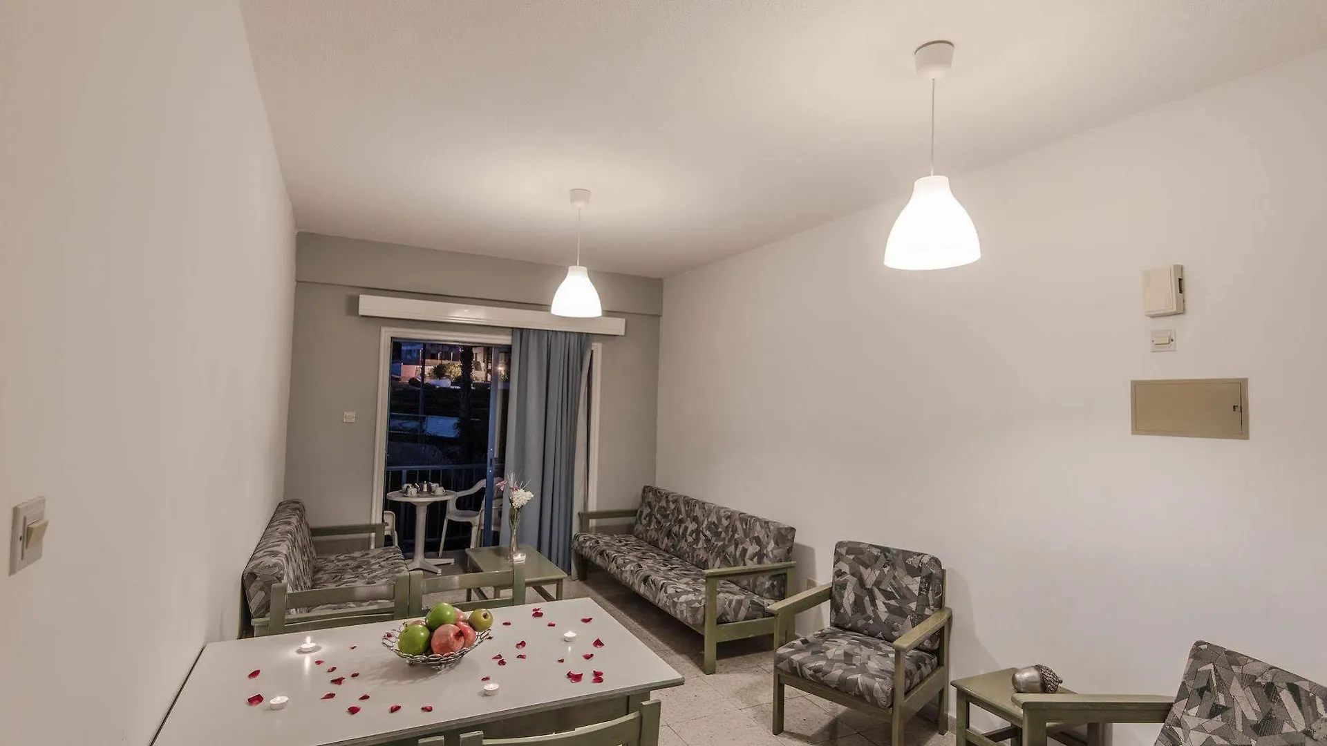 Cordelia Hotel Apartments Αγία Νάπα 2*,  Κύπρος